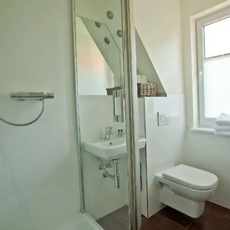 Ferienhaeuser Suedwind Apartman Hiddensee